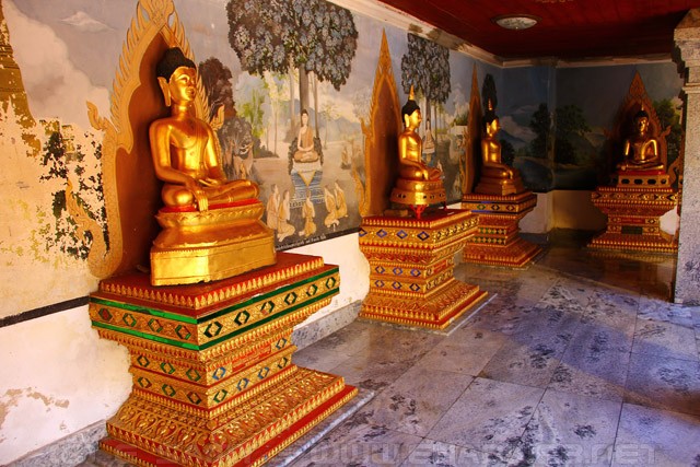 Golden Buddha - Doi Suthep - Chiang Mai
