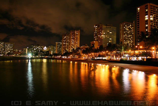 Waikiki at night - Honolulu - Hawaii