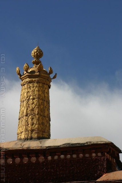 Gilded Bronze tower - Potala Palace - པོ་ཏ་ལ - 布达拉宫