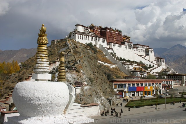 Stupas - Potala Palace - པོ་ཏ་ལ - 布达拉宫