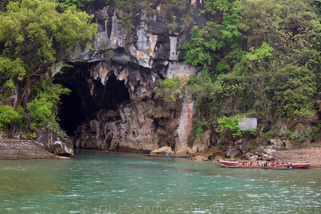 Cave on Li River - 漓江