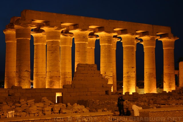 Luxor Temple at night - معبد الأقصر