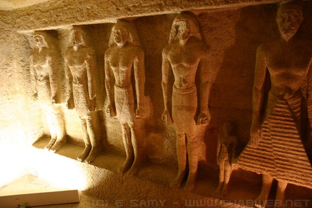 Inside the Queens pyramid - Giza - أهرامات الجيزة