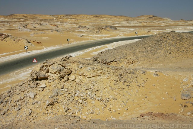 Bahariya to Farafra desert road - Egyptian Desert - الصحراء المصرية