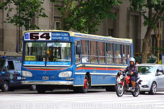 Avenida Rivadavia - Buenos Aires bus