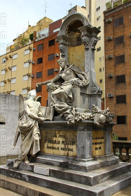 Dr. Virgilio Mitedin - Cementerio de La Recoleta Cemetery - Buenos Aires