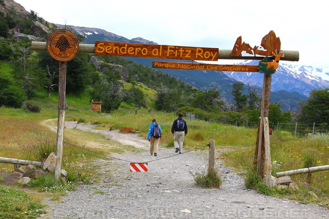 Trail head to Mirador and Lag Capri - El Chalten - Argentina